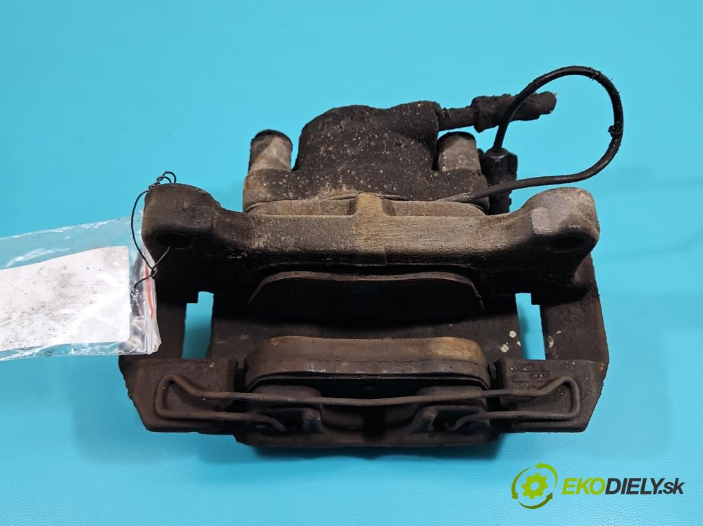 Audi A4 B8 2007-2015 2.0 tdi CAG: 143 HP automatic 105 kW 1968 cm3 5- brzdič predné ľavý  (Kľučka dverí ostatné)