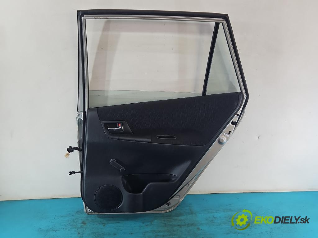 Toyota Corolla Verso I 2001-2004 2.0 D4D 90 HP manual 66 kW 1995 cm3 5- dvere zadné pravé  (Ostatné)