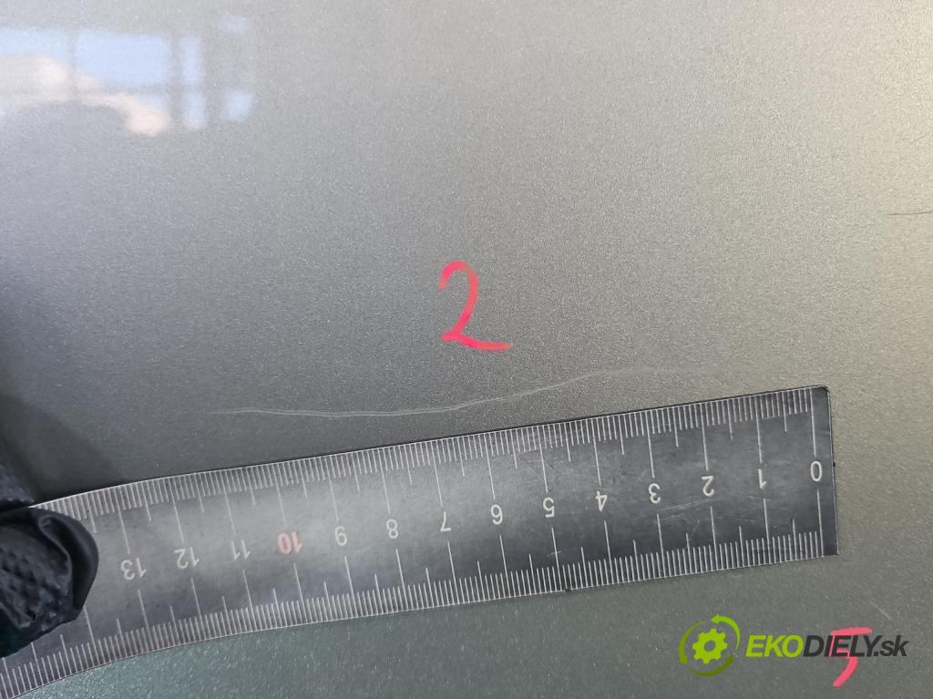 Toyota Corolla Verso I 2001-2004 2.0 D4D 90 HP manual 66 kW 1995 cm3 5- dvere zadné pravé  (Ostatné)