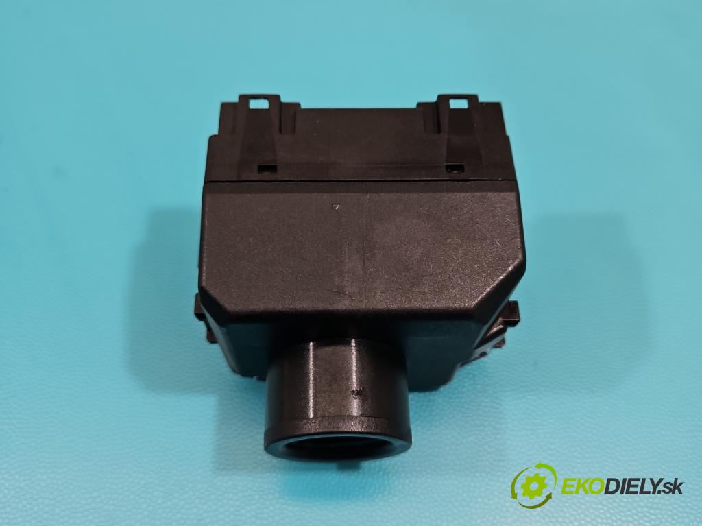 Mercedes S W221 2005-2013 3.0 CDI 211KM automatic 155 kW 2987 cm3 4- Spínačka 2215450508 (Spínacia skrinka)