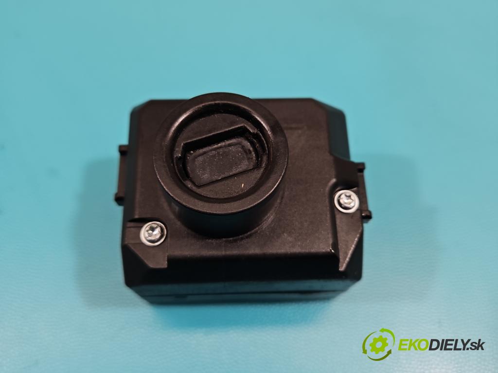 Mercedes S W221 2005-2013 3.0 CDI 211KM automatic 155 kW 2987 cm3 4- Spínačka 2215450508 (Spínacia skrinka)