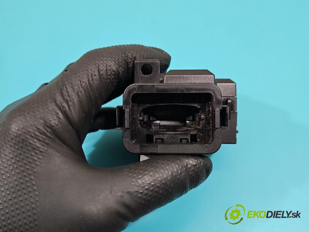 Audi A4 B8 2007-2015 2.0 tdi 143 HP automatic 105 kW 1968 cm3 5- Spínačka 8K0909131D (Spínacia skrinka)