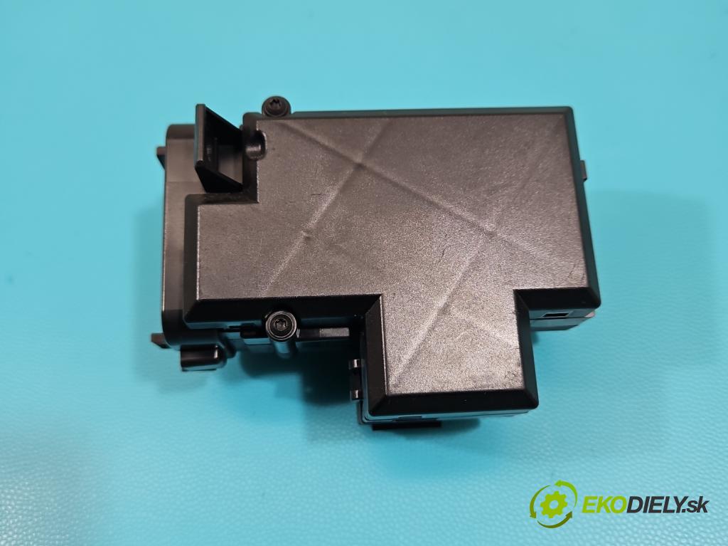 Audi A4 B8 2007-2015 2.0 tdi 143 HP automatic 105 kW 1968 cm3 5- Spínačka 8K0909131D (Spínacia skrinka)