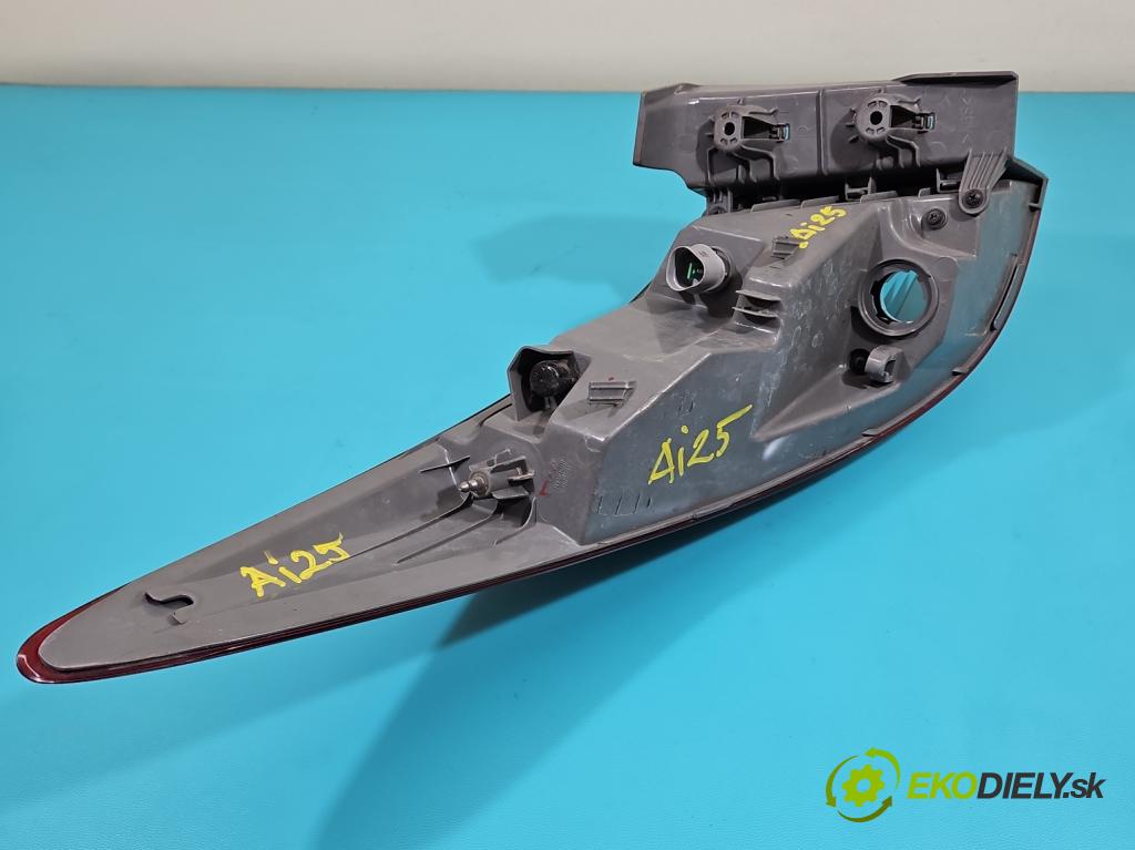 Hyundai I40 1.7 crdi 141 hp manual 104 kW 1685 cm3 5- světlo zadní pravé 92402-3Z5 (Klika dveří ostatní)