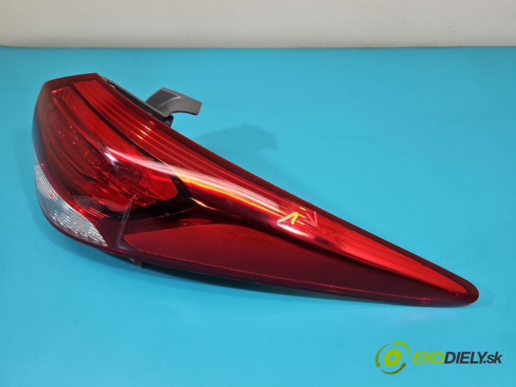 Hyundai I40 1.7 crdi 141 hp manual 104 kW 1685 cm3 5- světlo zadní pravé 92402-3Z5 (Klika dveří ostatní)