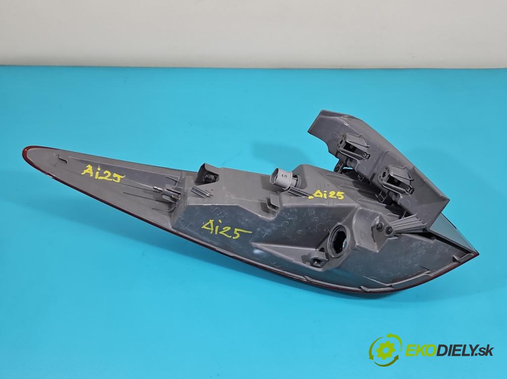 Hyundai I40 1.7 crdi 141 hp manual 104 kW 1685 cm3 5- světlo zadní pravé 92402-3Z5 (Klika dveří ostatní)