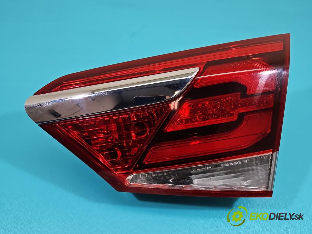 Hyundai I40 1.7 crdi 141 hp manual 104 kW 1685 cm3 5- světlo zadní pravé 92404-3Z5 (Klika dveří ostatní)