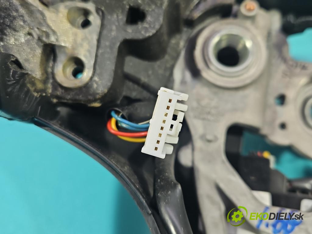 Hyundai I40 1.7 crdi 141 HP manual 104 kW 1685 cm3 5- volant  (Volant)