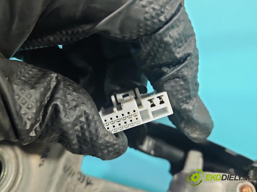 Hyundai I40 1.7 crdi 141 HP manual 104 kW 1685 cm3 5- volant  (Volant)