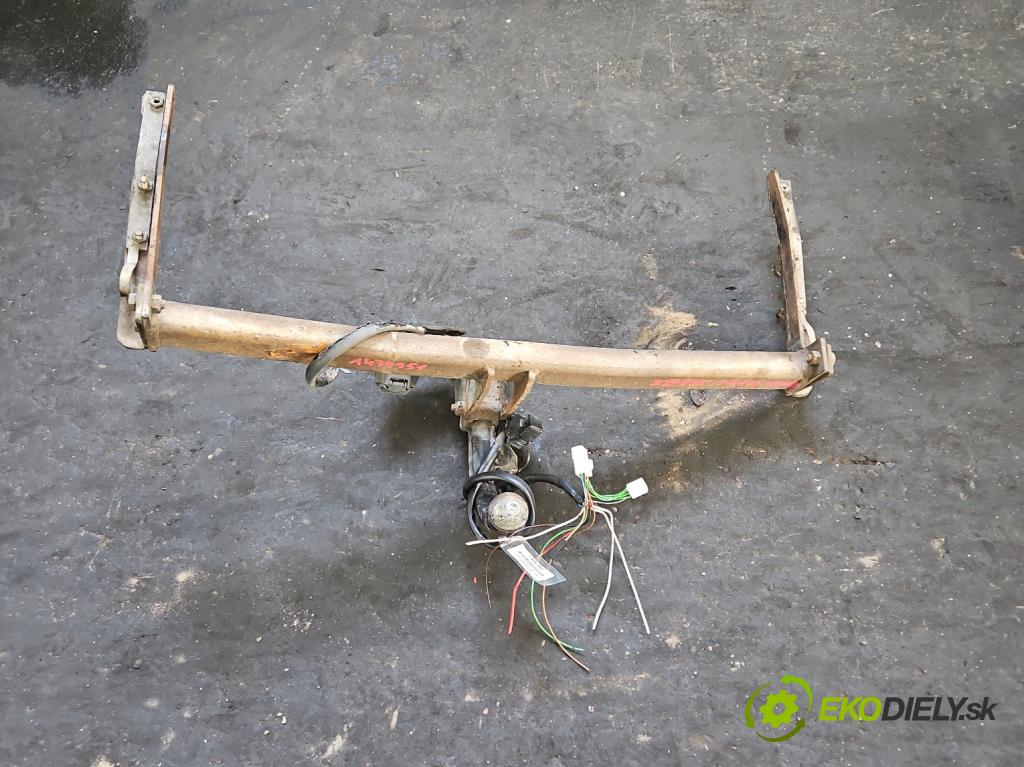 Toyota Corolla Verso I 2001-2004 2.0 D4D 90 hp manual 66 kW 1995 cm3 5- oko tažné  (Tažná zařízení)