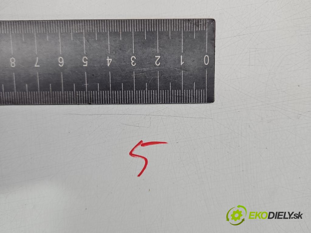 Vw Transporter T4 1990-2003 2.0 8V 84KM manual 62 kW 1968 cm3 5- zadní kufrové dveře  (Zadní kapoty)