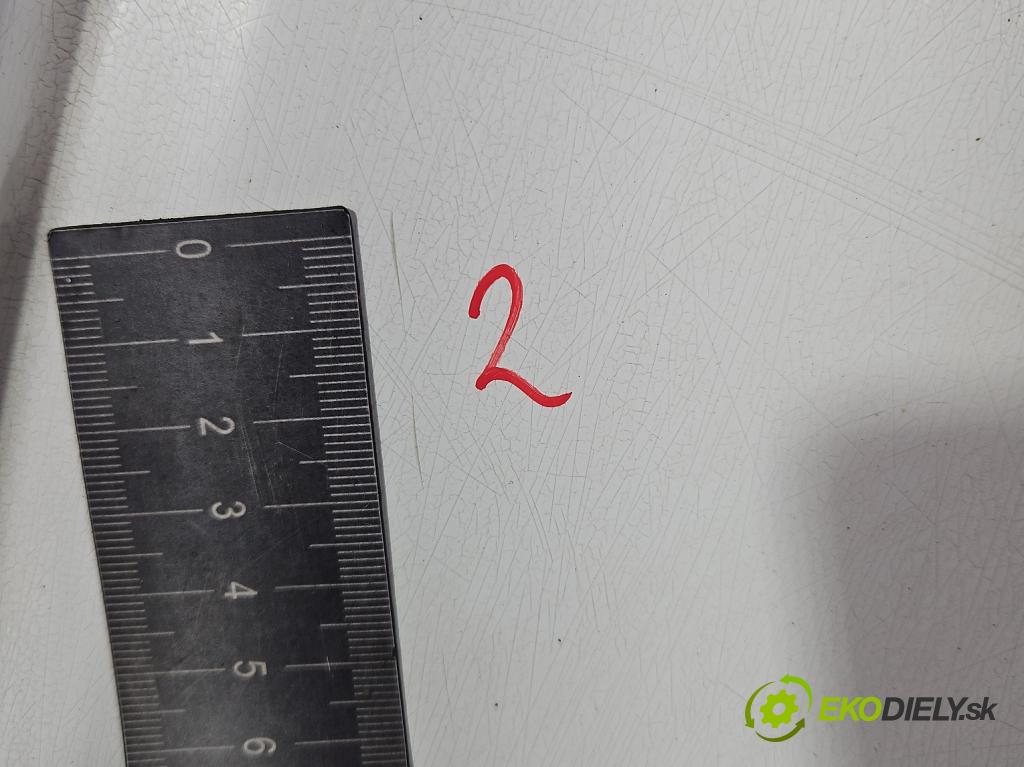 Vw Transporter T4 1990-2003 2.0 8V 84KM manual 62 kW 1968 cm3 5- zadní kufrové dveře  (Zadní kapoty)