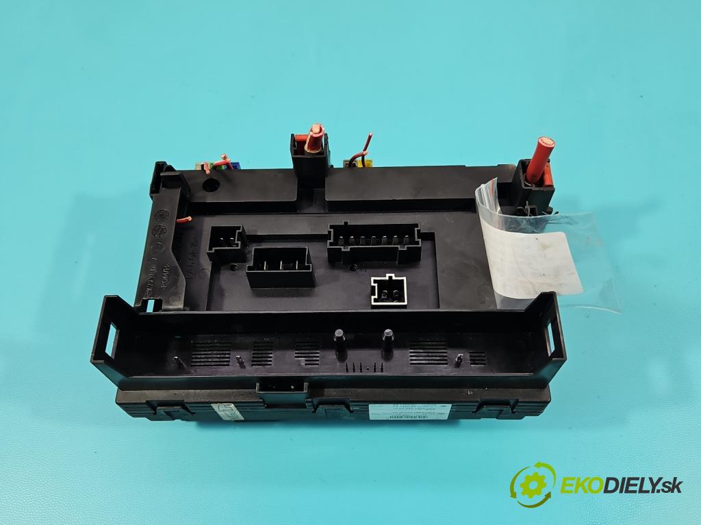 Mercedes S W221 2005-2013 3.0 CDI 211KM automatic 155 kW 2987 cm3 4- skříňka pojistková A2215450801 (Pojistkové skříňky)