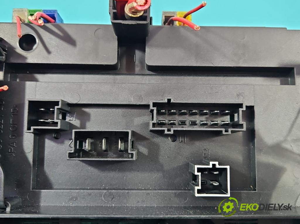 Mercedes S W221 2005-2013 3.0 CDI 211KM automatic 155 kW 2987 cm3 4- skříňka pojistková A2215450801 (Pojistkové skříňky)