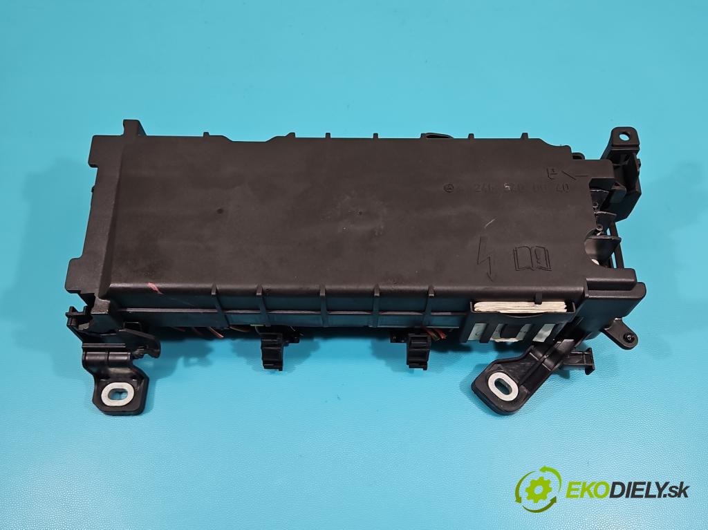 Mercedes B W246  2011-2018 1.8 CDI 109 hp automatic 80 kW 1796 cm3 5- skříňka pojistková A2469066600 (Pojistkové skříňky)