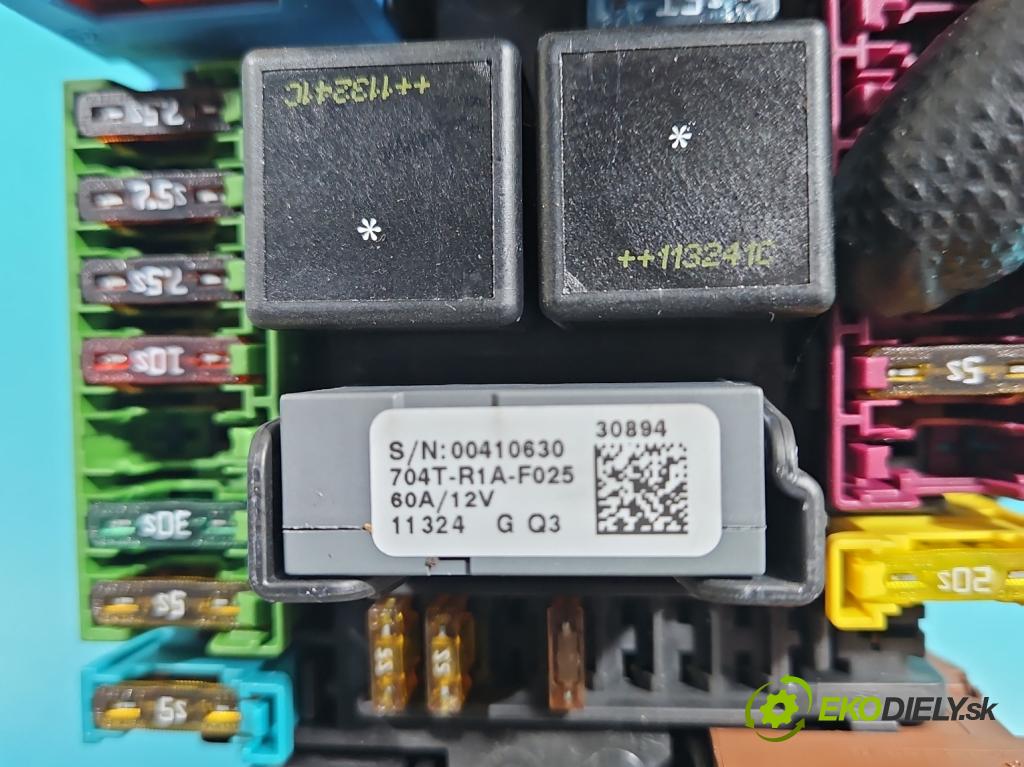 Mercedes B W246  2011-2018 1.8 CDI 109 hp automatic 80 kW 1796 cm3 5- skříňka pojistková A2469066600 (Pojistkové skříňky)