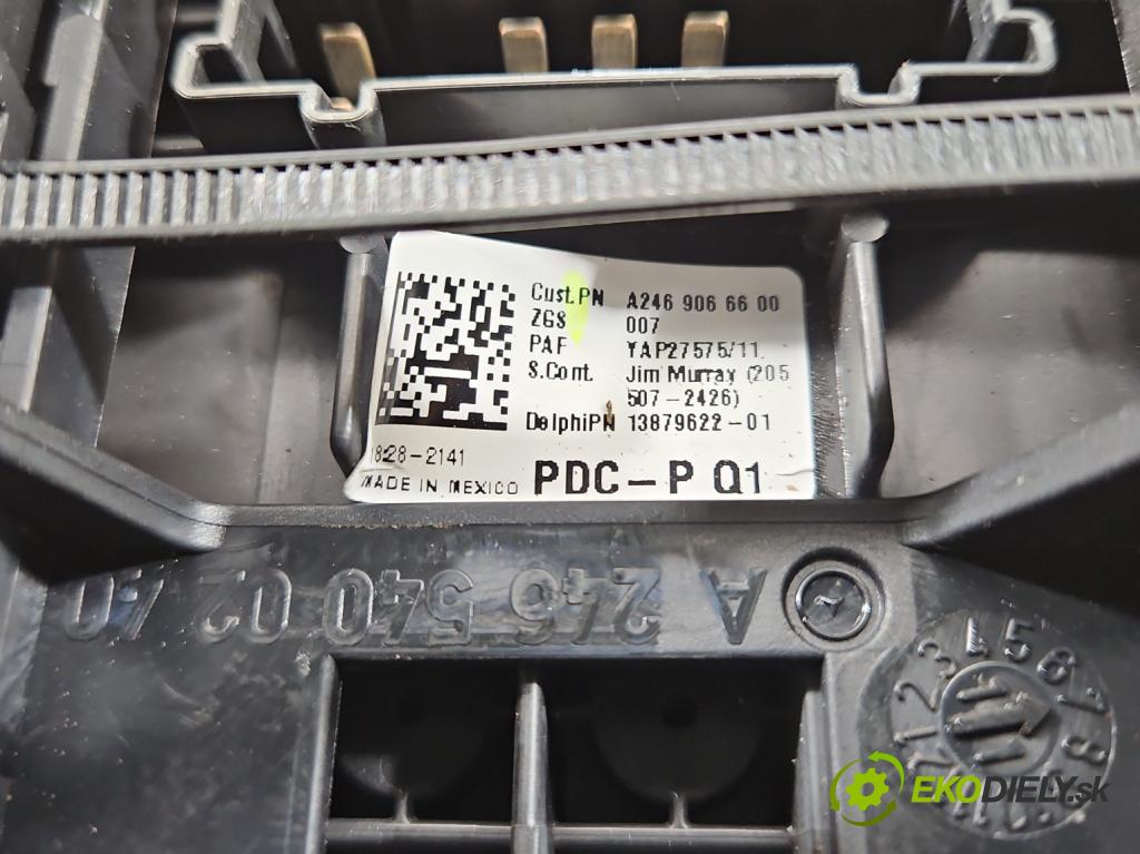 Mercedes B W246  2011-2018 1.8 CDI 109 hp automatic 80 kW 1796 cm3 5- skříňka pojistková A2469066600 (Pojistkové skříňky)