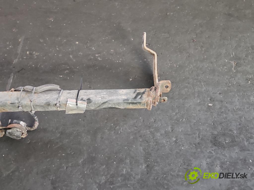 Citroen C5 II 2008-2017 1.6 hdi 109 HP manual 80 kW 1560 cm3 4- Hák: vlečení:  (Ťažné zariadenie)