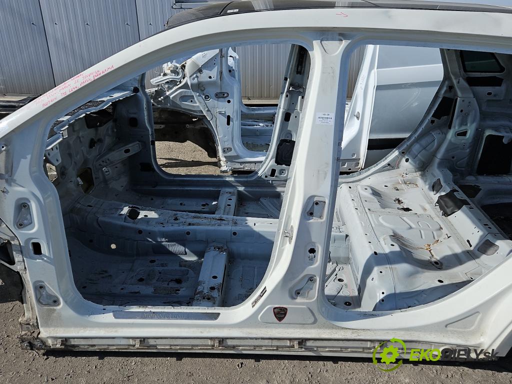 Mercedes B W246  2011-2018 1.8 CDI 109 hp automatic 80 kW 1796 cm3 5- práh levý  (Ostatní)