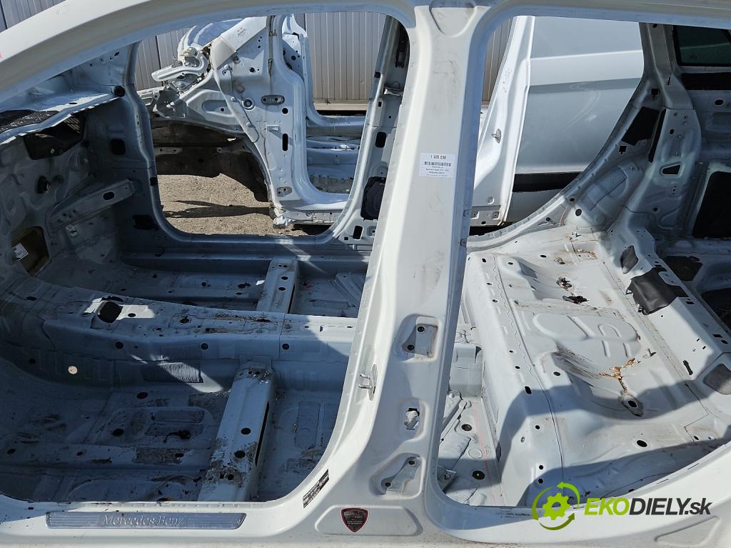 Mercedes B W246  2011-2018 1.8 CDI 109 hp automatic 80 kW 1796 cm3 5- práh levý  (Ostatní)