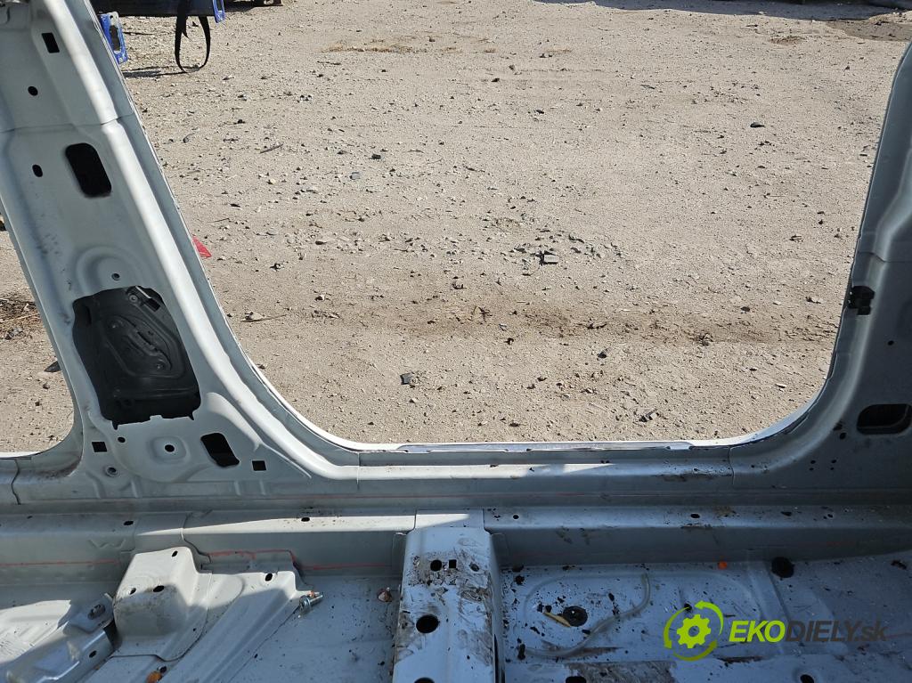 Mercedes B W246  2011-2018 1.8 CDI 109 hp automatic 80 kW 1796 cm3 5- práh levý  (Ostatní)