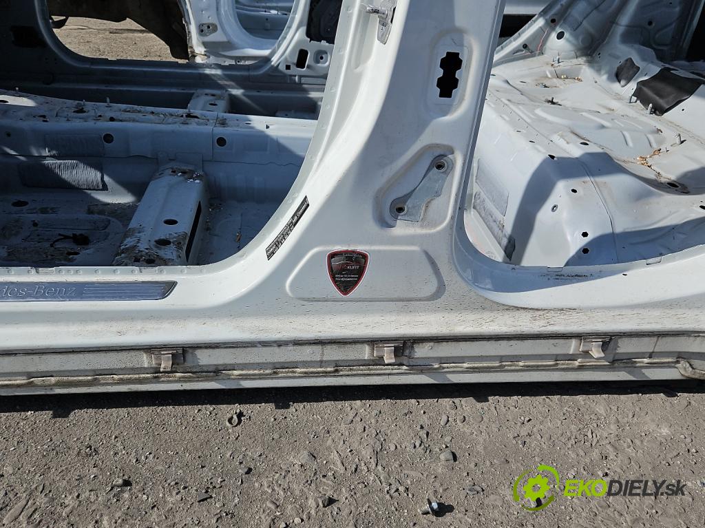 Mercedes B W246  2011-2018 1.8 CDI 109 hp automatic 80 kW 1796 cm3 5- práh levý  (Ostatní)