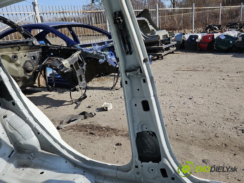 Mercedes B W246  2011-2018 1.8 CDI 109 hp automatic 80 kW 1796 cm3 5- práh levý  (Ostatní)