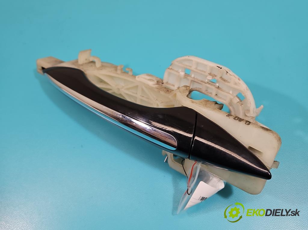 Hyundai I40 1.7 crdi 141 hp manual 104 kW 1685 cm3 5- klika přední levé  (Kliky vnější)