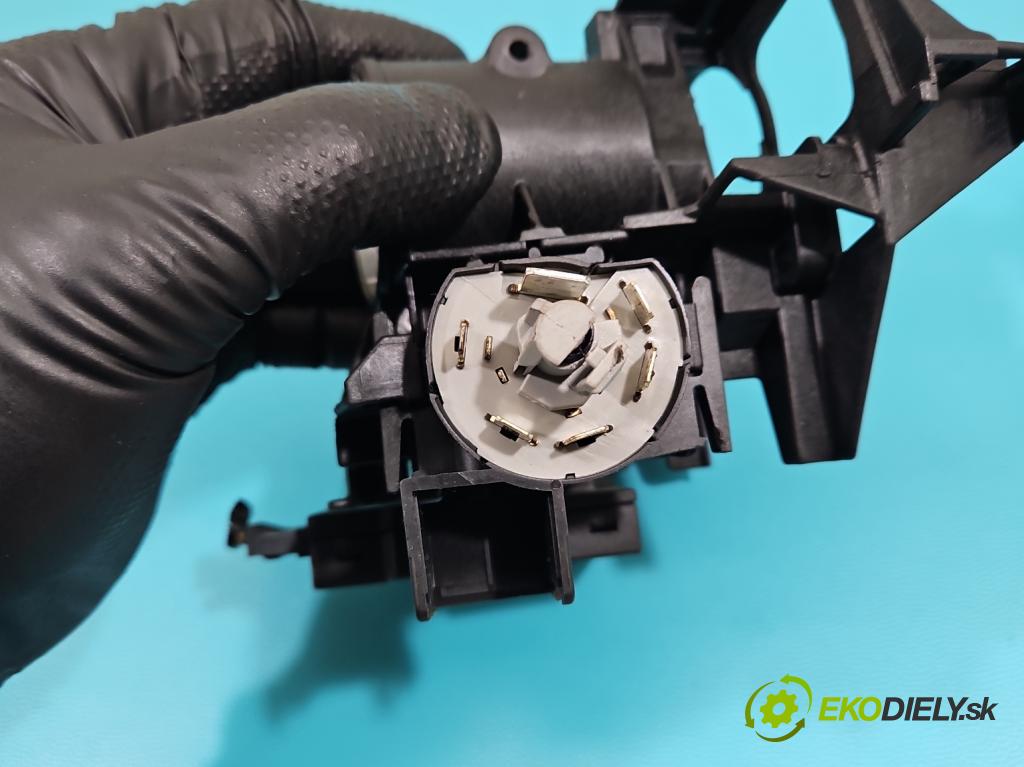 Opel Agila A 2000-2007 1.0 12V 58 HP manual 43 kW 973 cm3 5- Spínačka 90589313 (Spínacia skrinka)