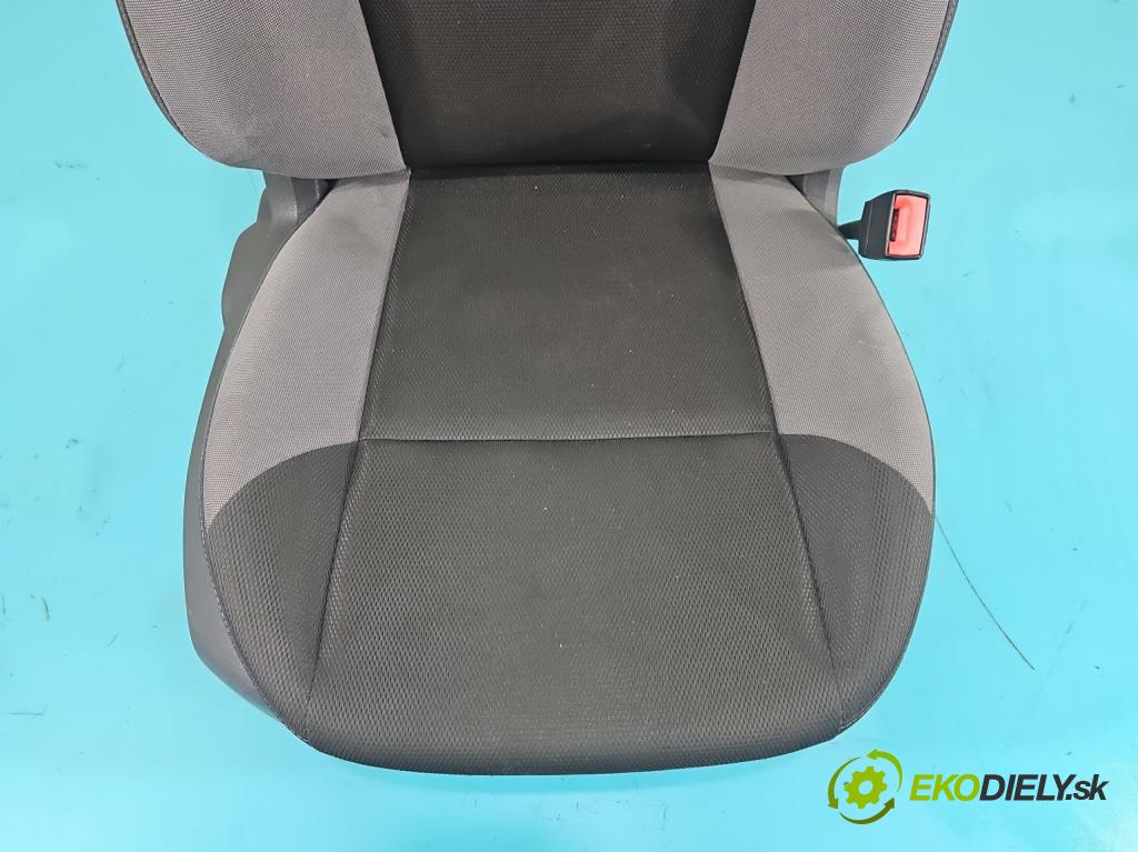 Ford Focus Mk3 2010-2018 1.6 16V 105 HP manual 77 kW 1596 cm3 5- Sedačka pravý  (Sedačka, sedadlo)