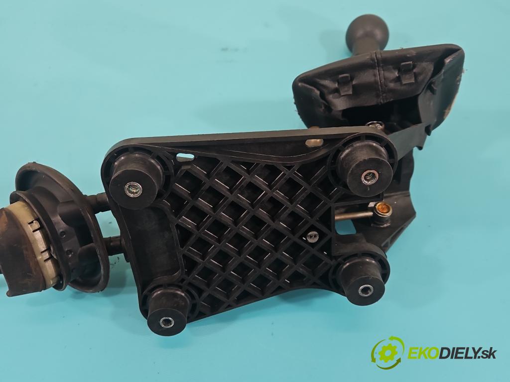 Peugeot 307 2.0 16V 136 HP manual 100 kW 1997 cm3 5- Páka: Změny: stupeň,rýchlosť 9650994580 (Rýchlostná páka (kulisa))