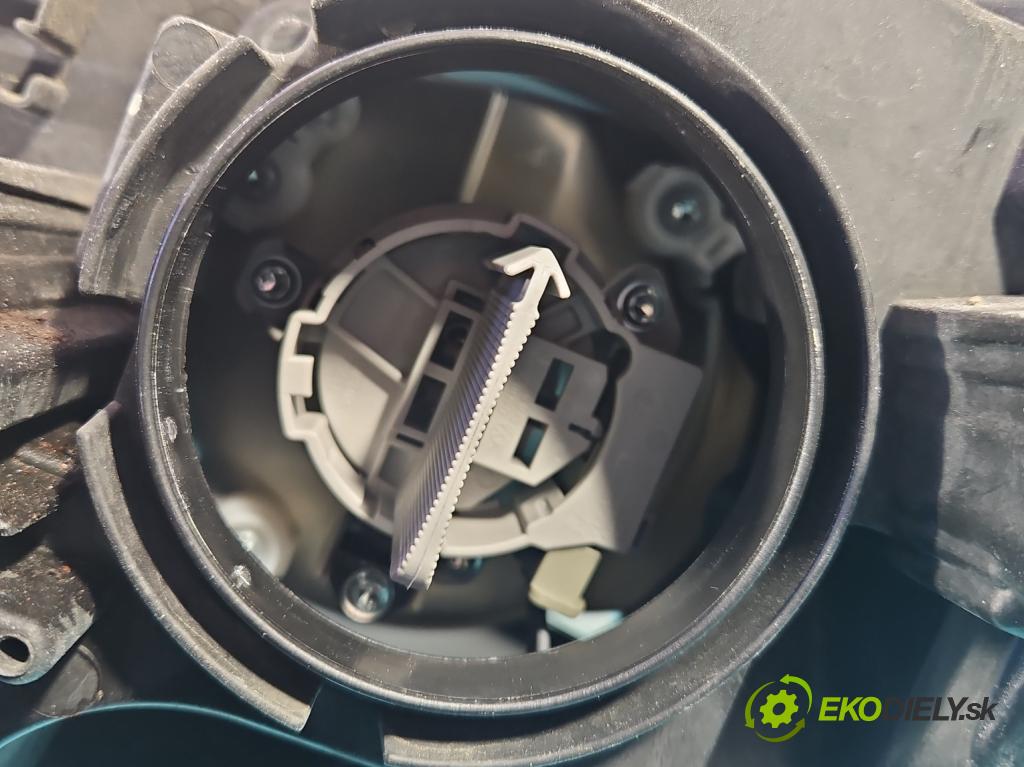 Seat Alhambra II 2010-2020 2.0 tdi 116 HP manual 85 kW 1968 cm3 5- Reflektor: pravý 7N5941006F (Svetlo predné pravé)