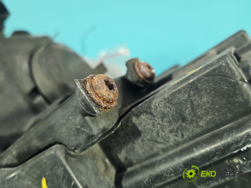 Seat Alhambra II 2010-2020 2.0 tdi 116 HP manual 85 kW 1968 cm3 5- Reflektor: pravý 7N5941006F (Svetlo predné pravé)