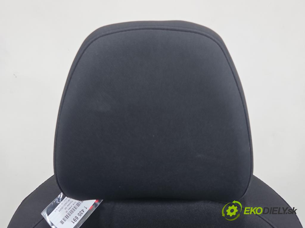 Hyundai I40 1.7 crdi 141 HP manual 104 kW 1685 cm3 5- Sedačka pravý  (Sedačka, sedadlo)