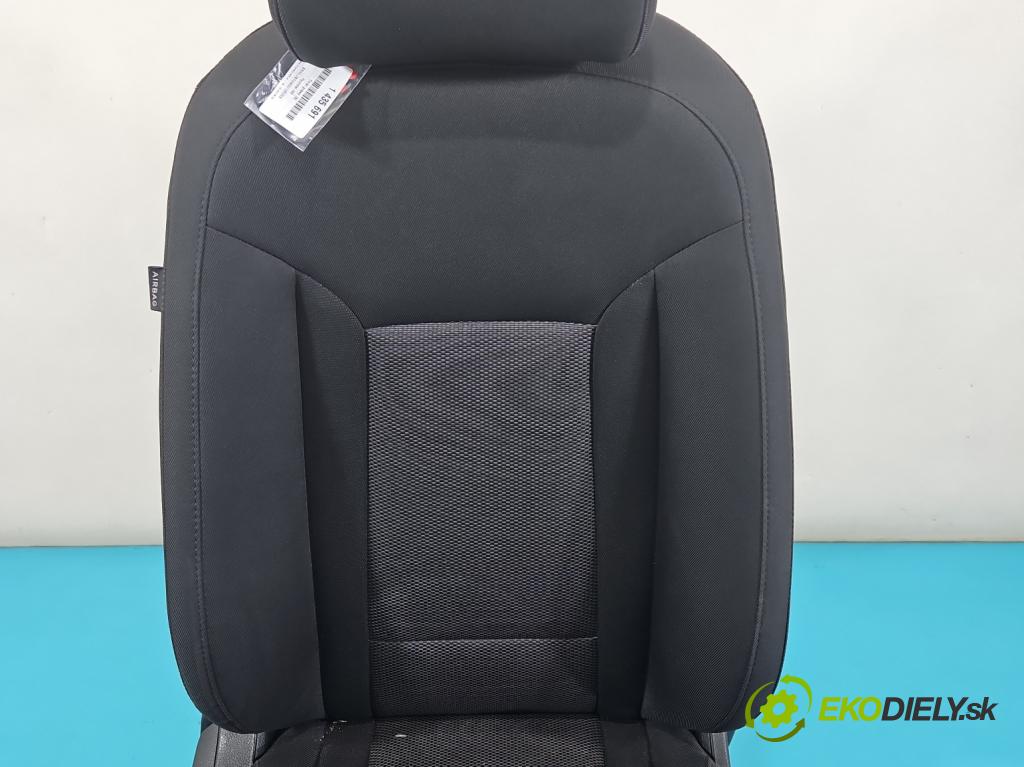 Hyundai I40 1.7 crdi 141 HP manual 104 kW 1685 cm3 5- Sedačka pravý  (Sedačka, sedadlo)