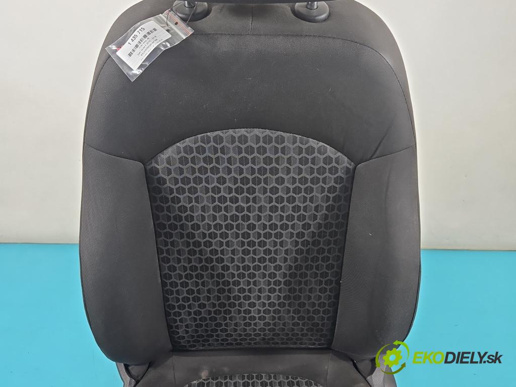 Opel Corsa E 2014-2019 1.4 16V 75 HP manual 55 kW 1398 cm3 3- Sedačka ľavý  (Sedačka, sedadlo)
