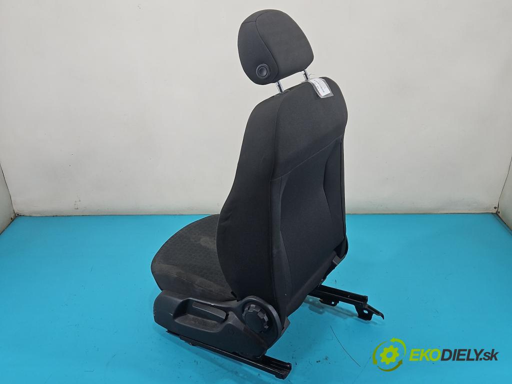 Opel Corsa E 2014-2019 1.4 16V 75 HP manual 55 kW 1398 cm3 3- Sedačka ľavý  (Sedačka, sedadlo)