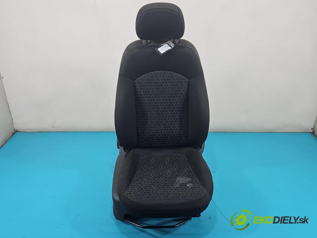 Opel Corsa E 2014-2019 1.4 16V 75 HP manual 55 kW 1398 cm3 3- Sedačka pravý  (Sedačka, sedadlo)