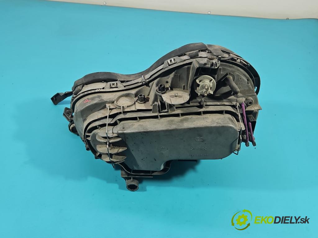 Mercedes E W210 1995-2002 2.2 cdi 125 HP manual 92 kW 2151 cm3 4- Reflektor: pravý  (Svetlo predné pravé)