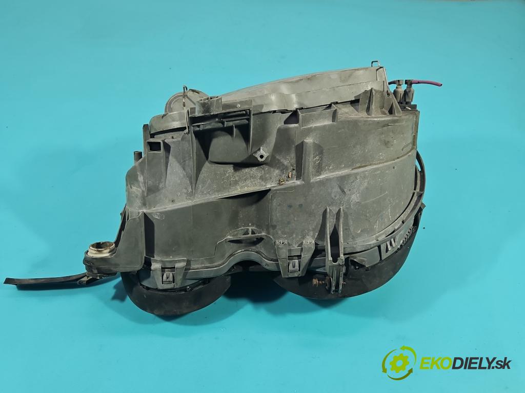 Mercedes E W210 1995-2002 2.2 cdi 125 HP manual 92 kW 2151 cm3 4- Reflektor: pravý  (Svetlo predné pravé)