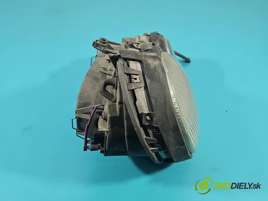 Mercedes E W210 1995-2002 2.2 cdi 125 HP manual 92 kW 2151 cm3 4- Reflektor: pravý  (Svetlo predné pravé)