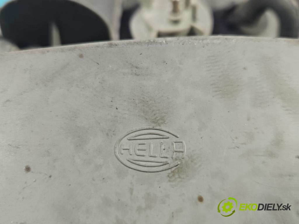 Mercedes E W210 1995-2002 2.2 cdi 125 HP manual 92 kW 2151 cm3 4- Reflektor: pravý  (Svetlo predné pravé)