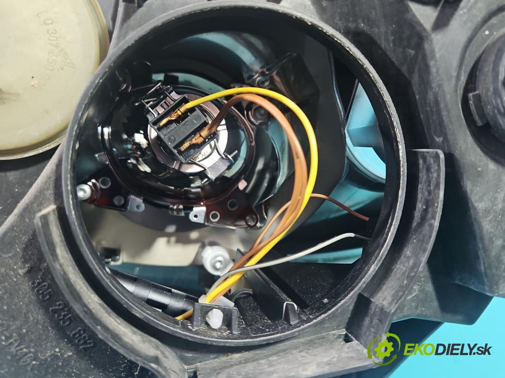 Mercedes B W245 2005-2011 2.0 cdi 140 HP automatic 103 kW 1992 cm3 5- Reflektor: pravý A1698201861 (Svetlo predné pravé)