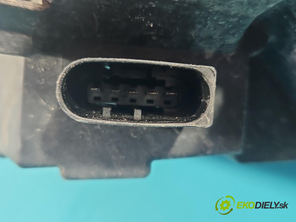 Mercedes B W245 2005-2011 2.0 cdi 140 HP automatic 103 kW 1992 cm3 5- Reflektor: pravý A1698201861 (Svetlo predné pravé)