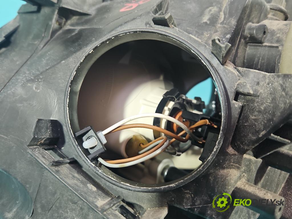 Mercedes B W245 2005-2011 2.0 cdi 140 HP automatic 103 kW 1992 cm3 5- Reflektor: pravý A1698201861 (Svetlo predné pravé)