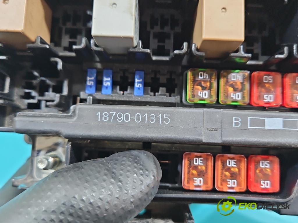 Hyundai I40 1.7 crdi 141 hp manual 104 kW 1685 cm3 5- skříňka pojistková 91951-3X160 (Pojistkové skříňky)