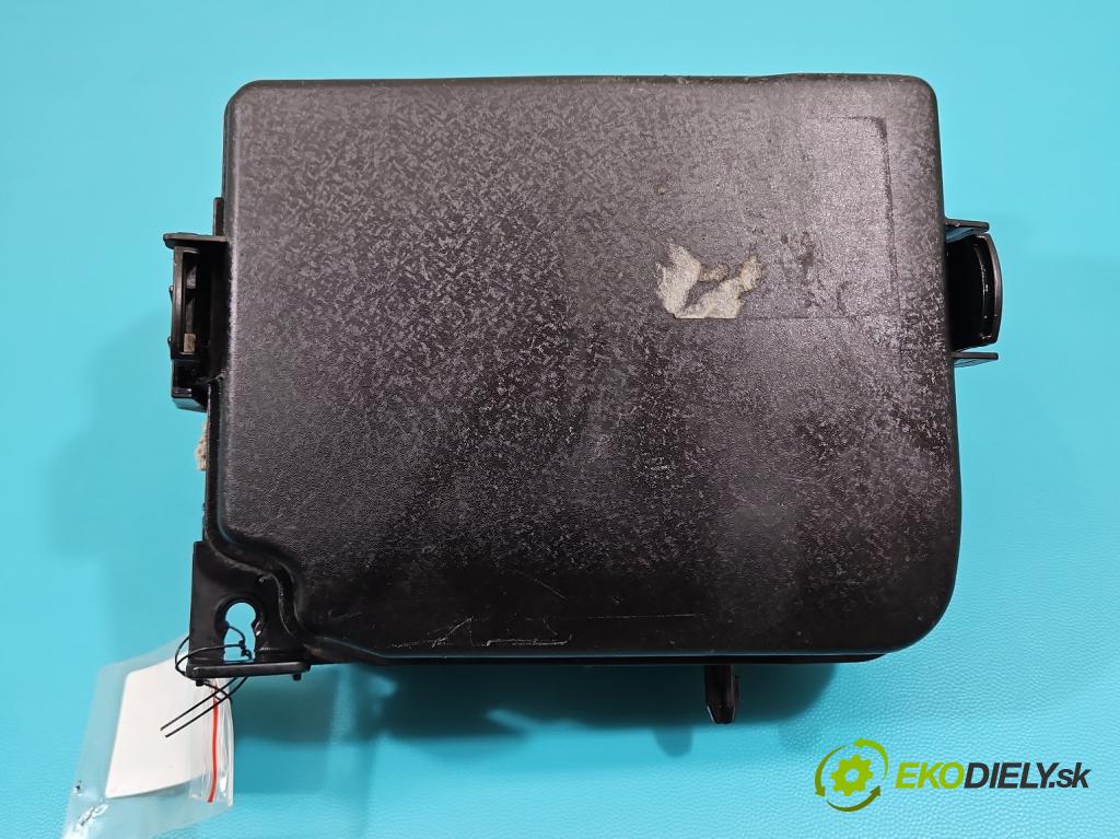 Hyundai I40 1.7 crdi 141 hp manual 104 kW 1685 cm3 5- skříňka pojistková 91951-3X160 (Pojistkové skříňky)