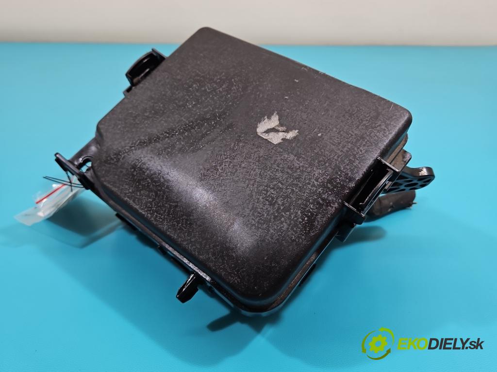 Hyundai I40 1.7 crdi 141 hp manual 104 kW 1685 cm3 5- skříňka pojistková 91951-3X160 (Pojistkové skříňky)