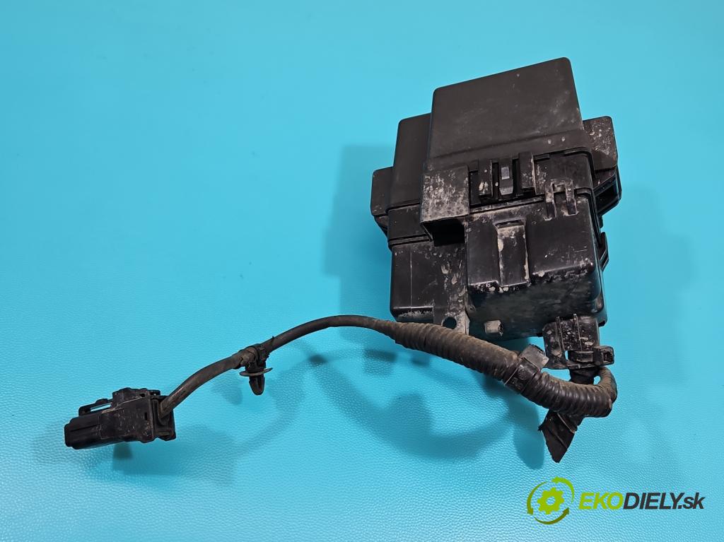 Hyundai I40 1.7 crdi 141 hp manual 104 kW 1685 cm3 5- skříňka pojistková 18790-01034 (Pojistkové skříňky)