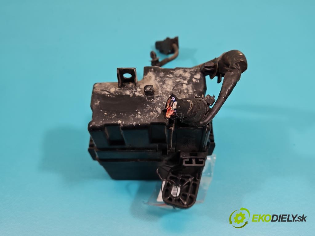 Hyundai I40 1.7 crdi 141 hp manual 104 kW 1685 cm3 5- skříňka pojistková 18790-01034 (Pojistkové skříňky)